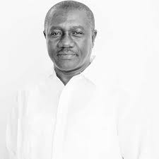 Wi se konfime! ansyen senatè Gabriel Forutnè mouri nan otèl li Le manguier  ki kraze plat nan tranbleman tè a. Yo fenk retire kò a anba dekonb yo.