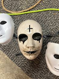 Anyone know a good website for mask templates to decorate for halloween?  👻🎃