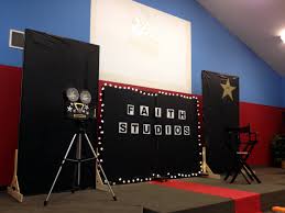 Via justaddconfetti/etsy.com it's time to transform your home or backyard into a plush movie theater experience. Decorating Movie Theater Theme