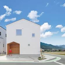 愛媛県松山市の新築施工例のweb内覧会 ハウス In ハウス 株式会社シンプルハウス 白と木のぬくもりがある空間があり 施主様のイメージぴったりなお家となっております 各部屋にそれぞれのこだわりが詰まっており 例えば 寝室からいけるご主人様こだわりの書斎や