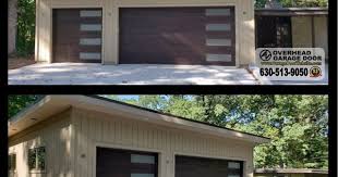Chi Horizontal Plank Doors With Vertical Long Panel Windows In 2020 Garage Doors Chi Garage Doors Overhead Garage Door