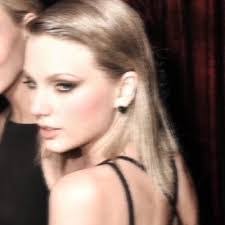 Carrie Owings's Instagram, Twitter & Facebook