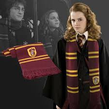 Weitere ideen zu harry potter selber machen, harry potter geburtstag, harry potter geburtstagsparty ideen. Harry Potter Gryffindor Schal Schal Aufnaher Cinereplicas Eur 24 13 Picclick De
