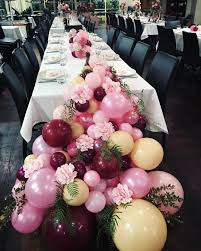 Obsessed With These Cascading Table Runners Thank You To The Lovely Styledbysalma For The Opportunity To Balloon Decorations Wedding Scene Wedding Balloons