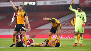 Arsenal vs wolves kicked off at 4.30pm gmt. Wolves Star Jimenez Stretchered Off With Head Injury After Clash With David Luiz Goal Com