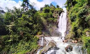 Pengunjung keluhkan tarif masuk gunung galunggung initasik com. 30 Tempat Wisata Di Tasikmalaya Juni 2021 Gunung Galunggung Singaparna Pantai Ciawi Rumah Batu Air Terjun Curug Dengdeng Jawa Barat Jejakpiknik Com