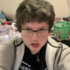 Damien Rich's Instagram, Twitter & Facebook