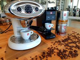 Almond milk latte with califia farms barista series almond milk! Make A Perfect Coffee With The Illy X7 1 Or Illy Y3 Coffee Illy X7 1 Y3 Barista Illy Coffee Machine Illy Coffee Coffee