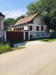 De la oferte cu diverse case recent construite, disponibile spre vânzare pe lajumate.ro, până la vile de lux complet mobilate în toate orașele mari din românia, este extrem de simplu să găsești anunțul potrivit pentru căutarea ta. Casa La Tara Case De Vanzare In Sibiu Olx Ro