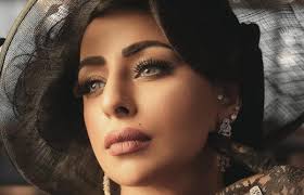 دخلت إلى المجال الفني عام 2005 بعد أن قدمها الفنان جمال الردهان في مسلسل زينة الحياة وقيل أنه اكتشف موهبتها. Ù‡Ù†Ø¯ Ø§Ù„Ø¨Ù„ÙˆØ´ÙŠ ØªØ­Ø³Ù… Ø§Ù„Ø¬Ø¯Ù„ Ø­ÙˆÙ„ Ø²ÙˆØ§Ø¬Ù‡Ø§ Ù…Ù† Ø¹Ù„ÙŠ ÙŠÙˆØ³Ù Ø¨Ù†Ø´Ø± Ù…Ø­Ø§Ø¯Ø«Ø© Ø§Ù„ÙˆØ§ØªØ³Ø§Ø¨ ØµÙˆØ± Ø§Ù„ÙˆÙØ¯