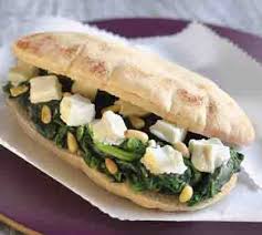 Pain Pita Au Fromage De Brebis Salakis Et Epinards Envie De Bien Manger