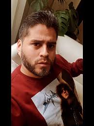 Thrash, la variante del metal con ''espíritu punk”. De adolescente, en el  colegio, yo vivía fascinado por la crudeza de bandas como Dead Kennedys,  The Clash o Social Distortion. En el punk