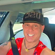 Where can we find really good Greek style pizza?