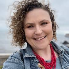 Ashley Thompkins's Instagram, Twitter & Facebook