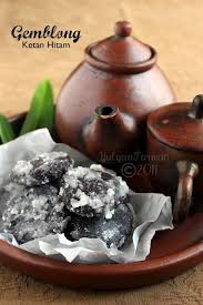 Kue tradisional iwel iwel ini adalah panganan tradisonal dari ketan yang berasal dari jawa timur. Gemblong Ketan Hitam Getas Makanan Dan Minuman Resep Masakan Indonesia Ide Makanan
