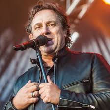 Rood is allang het rood niet meer het rood van rode rozen de kleur van liefde van weleer lijkt door de haat gekozen dat mooie rood was ooit voor mij een. Nlers Simon On Twitter This Is Marco Borsato A Famous Dutch Artist With Classic Songs Like Rood Ik Leef Niet Meer Voor Jou Huts Ft Mouad Locos Joeyak Young Ellens Chivv