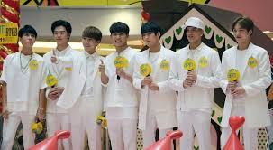 The group consists of seo eunkwang, lee minhyuk, lee changsub, im hyunsik, peniel shin, jung ilhoon, and yook sungjae. List Of Songs Recorded By Btob Wikipedia