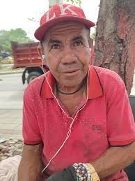 7 AÑOS PULIENDO CALDERÓS El señor Eduardo Se dedica a trabajar en esto día  a día lo encuentras trabajando en la Murillo con las moras diagonal al  puente peatonal vayan a apoyar a este guerrero que ...