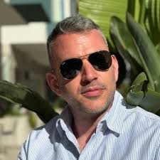 Aren Grimshaw (@arengrimshaw)