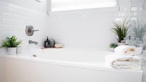 Bathtubs come with a tough protective finish designed to withstand years of use, but even the most durable tubs can suffer chips and dings over time. Ufb0kuswco0vim