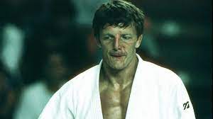Robert van de walle verzilvert nu vooral medailles in het leven na de judo. Robert Van De Walle On S Habitue Au Mal Le Soir Plus