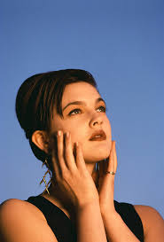 Saturday night live cast member chole fineman has been going viral with her impression of drew barrymore. 90 S Club Kid Drew Barrymore In Doppelganger 1993