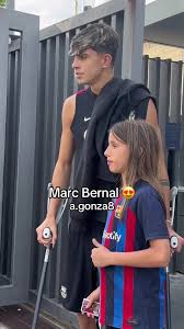 Marc Bernal con muletas #marcbernal #1millonaudition #fcbarcelona #masia  #fyp #parati #viraltiktok