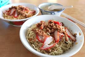 We sell authentic sarawak laksa,kolo mee, kampua and other delicious dishes. One Of The Best Kolo Mee In Kuching Borneo Foodie
