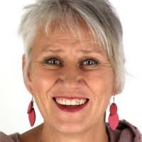 300+ "Anne Lind&" profiles