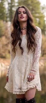 Pour vous donner un air plus jeune, choisissez une robe bohème courte. Robe Blanche Courte Boheme 1ff167