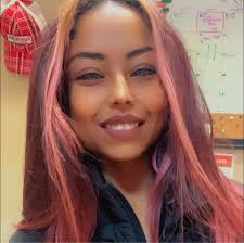 I wanna be a gym girly sooooo bad! But I have awful form Get embarrassed  with others around I sweat like a pig Idk which gym to pick & I have no