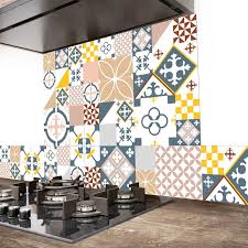 Cette crédence de cuisine décorative est imprimée au choix, sur aluminium double couche vernis ou sur verre﻿ de synthèse. Credence De Cuisine Adhesive En Aluminium Carreaux De Ciment Tendances 99 Deco