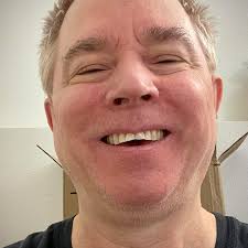 Hello, I joined this group bcuz I never did have much of a music career, I  spent my life practicing in my bedroom tryna be a great  singer/songwriter/musician, hoping people would help