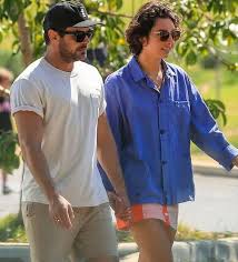 If you've seen the recent photos of zac efron at brunch with a hot af model, you may be wondering: Zac Efron Spotted Holding Hands With Model Vanessa Valladares Amid Dating Rumours Photogallery Etimes