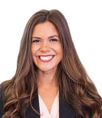 Laura Mickle's Instagram, Twitter & Facebook