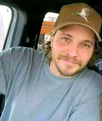 Hello fans. I really want to hear a very big "yes" from y'all if you want  me to stay in the next season of the show. Making new movie and new songs