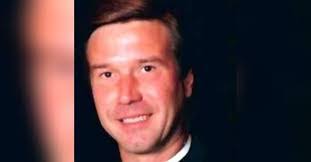 Robin Landis's Instagram, Twitter & Facebook