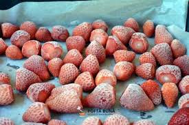 Reteta este clasica si usor de facut. Gem De Capsuni Reteta Veche Fara Aditivi Gina Bradea