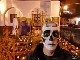 In mexiko haben tausende den tag der toten gefeiert. Dia De Muertos In Patzcuaro Janitzio Mexikanische Tradition Reiseblog