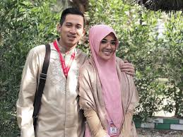 Learn about nindy ayunda (pop singer): Jelang Cerai Nindy Ayunda Dilarang Bertemu Dengan Suami