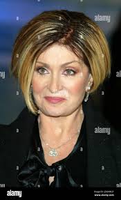 Sharon Osbourne arriving at the world premiere of The Cronicles of Narnia,  the Royal Albert Hall, London. Doug Peters/allactiondigital.com Stock Photo 