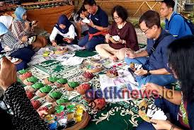 Pertamina hijau bertujuan untuk penyelamatan lingkungan hidup, pertamina group telah pertamina memastikan akses terhadap energi yang terjangkau, dan mendukung pertumbuhan. Pt Pertamina Beri Bocoran Csr Dan Tatacara Pengajuan Pkbl Untuk Kampung Tematik Detik News Indonesia