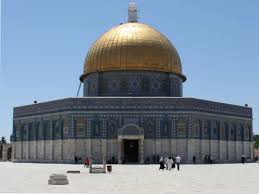 Также были ранены девять полицейских. Jerusalem S Masjid Al Aqsa Shut For Three Weeks Amid Surge In Covid Cases
