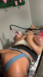 Watch online Chyng aka iamchyng - 12-01-2020 OnlyFans Video - WHO WOULD GET  THIS KINDA BÖÖTY WORK DONE on X-video