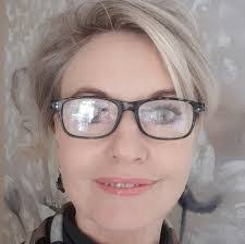 Candice Rutherford's Instagram, Twitter & Facebook