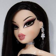 Chanel S S 2018 Imagenes De Las Bratz Maquillaje De Dibujos Animados Ilustracion De Maquillaje