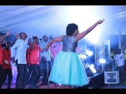 Nyirampunga ajya kwiga uruzungu mu guteka yatetse isamake ayiteka mu cyungo kitoze ayitetse padri damascene uherutse gusezera kuri uyu murimo yasezeranye reba uko byari bimeze unakore. Igisirimba Download