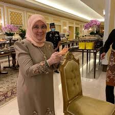 Gambar Comel Raja Permaisuri Sempena Hari Kelahiran Ke 60 Tahun Dedah Media