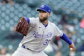 Full name is daniel richard duffy…resides in lompoc, calif., with his wife, sara and dog, sadie…in 2019, he and sadie were featured on a bobblehead, which was given away at the stadium to the first 20,000 fans. Royals Duffy Glad Il Trip Is For Relatively Minor Injury