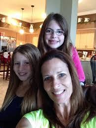 Laura Scoggins's Instagram, Twitter & Facebook